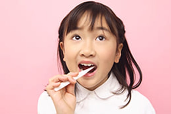 乳歯は虫歯になりやすいのをご存じですか？
