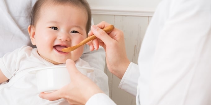 成長の土台となる乳歯を守る乳幼児期の赤ちゃん